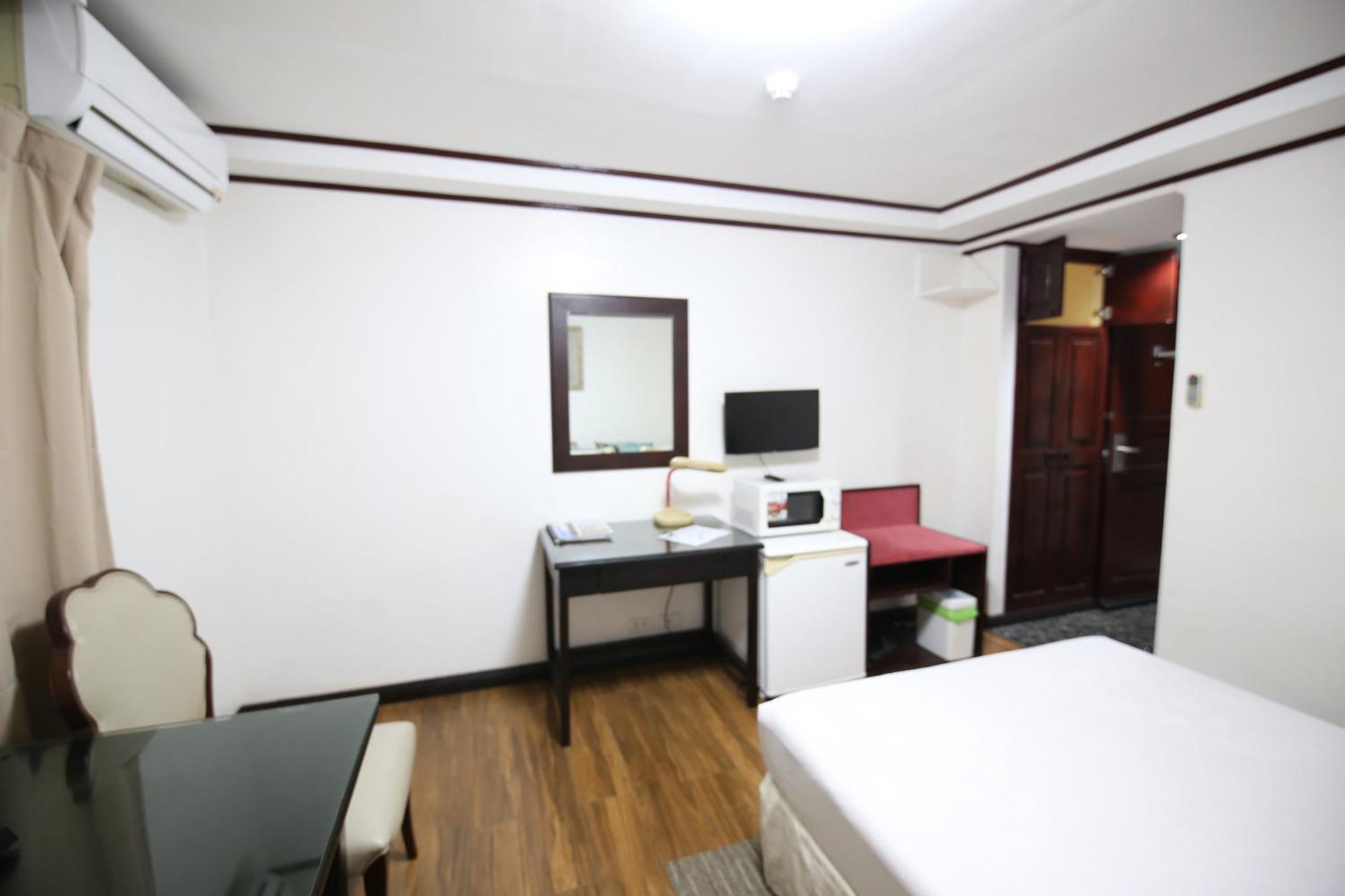 Hotel Asia Cebu Exterior photo